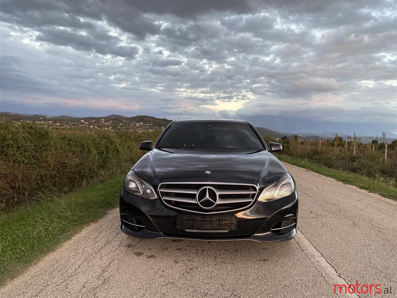 2014' Mercedes-Benz E 220 photo #2