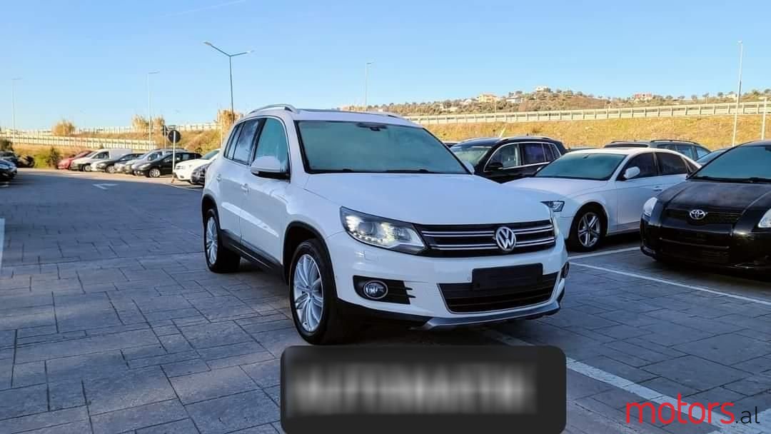 2013' Volkswagen Tiguan photo #2