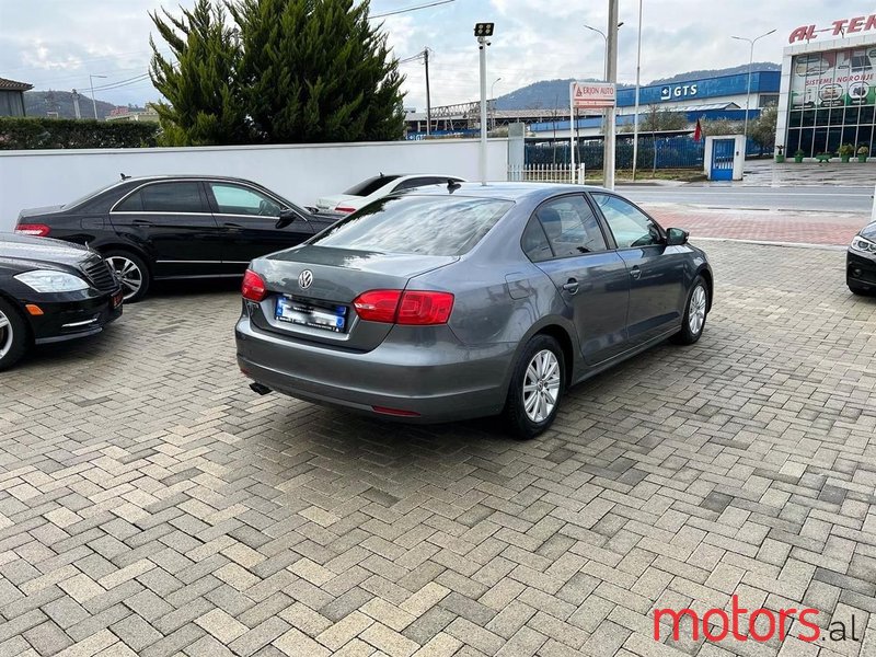 2014' Volkswagen Jetta photo #3