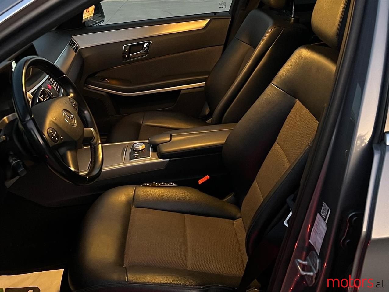 2012' Mercedes-Benz E 220 photo #3