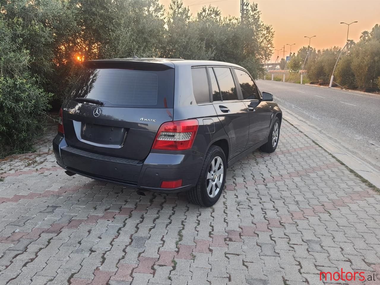 2011' Mercedes-Benz GLK 220 photo #6