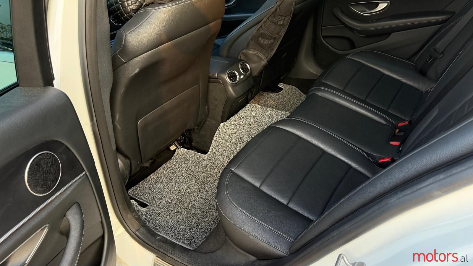 2017' Mercedes-Benz E 220 photo #3
