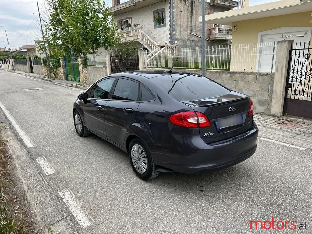 2012' Ford Fiesta photo #2