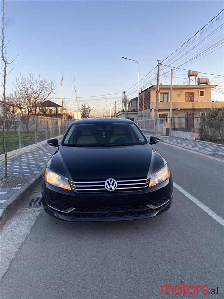 2012' Volkswagen Passat photo #2