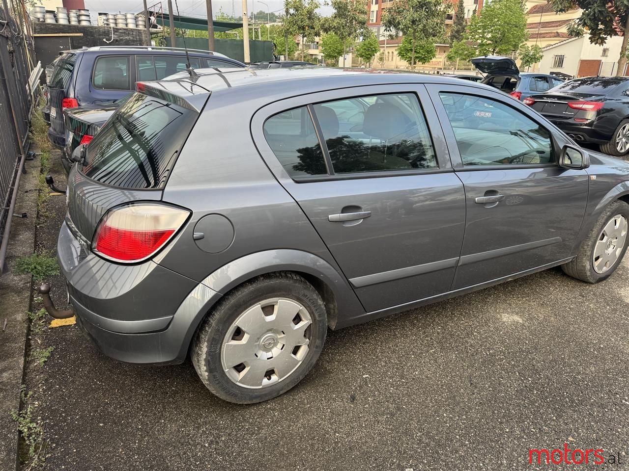 2005' Opel Astra photo #2