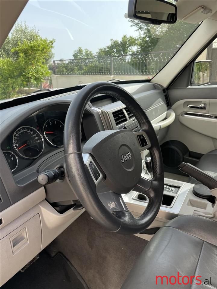 2010' Jeep Cherokee photo #6