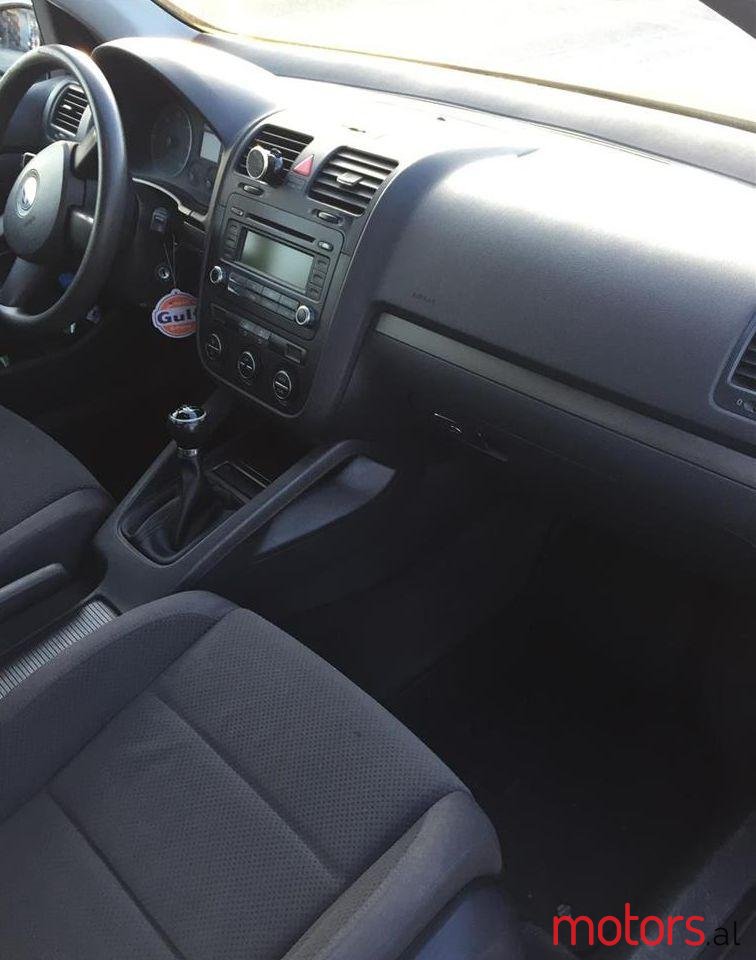 2004' Volkswagen Golf photo #6