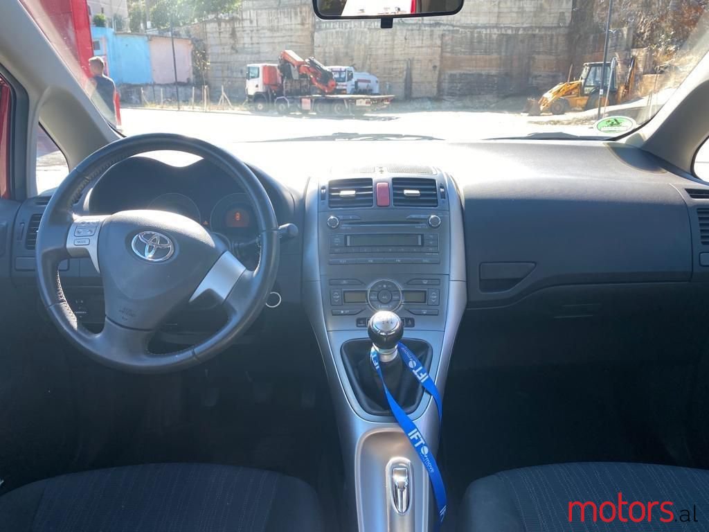 2009' Toyota Auris photo #2