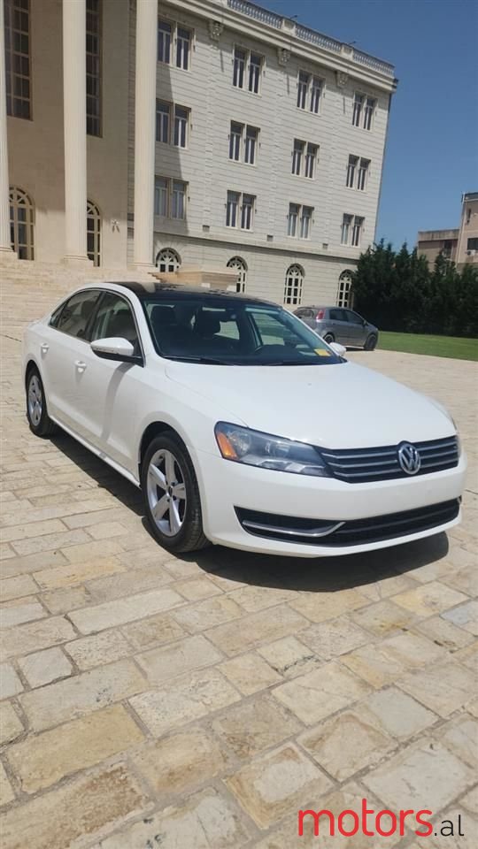 2013' Volkswagen Passat photo #5