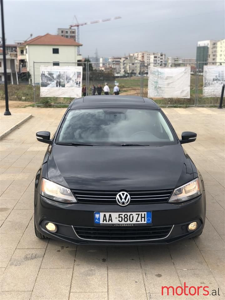 2014' Volkswagen Jetta photo #2