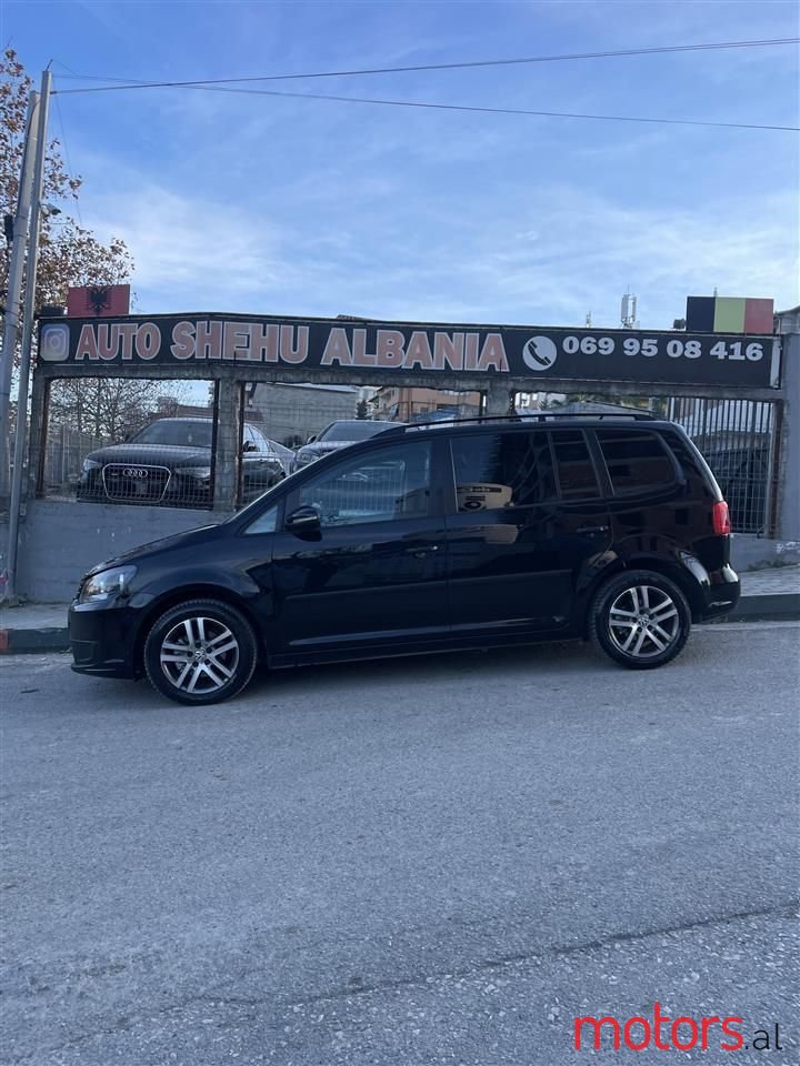 2012' Volkswagen Touran photo #4