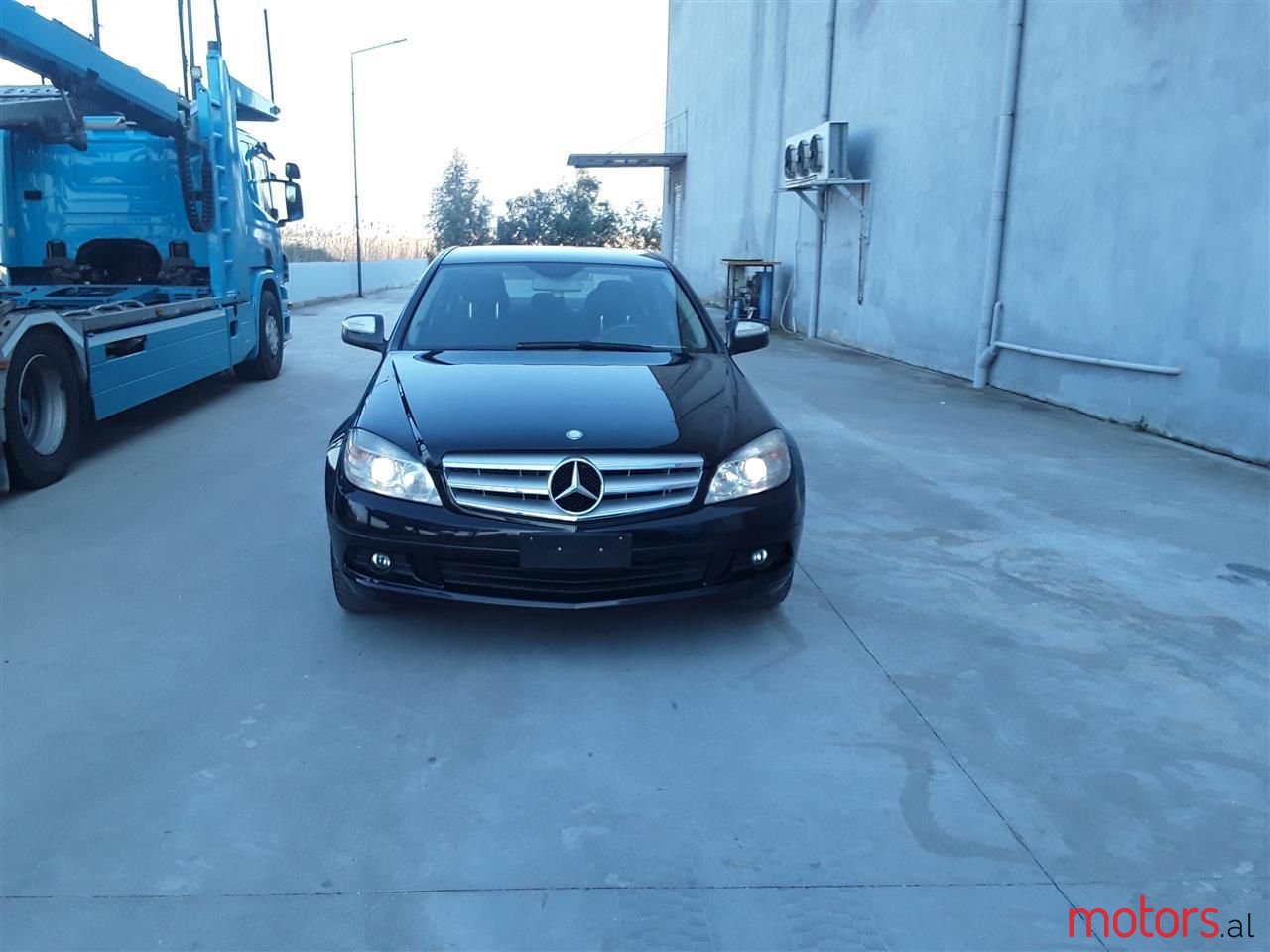 2008' Mercedes-Benz 220 photo #2