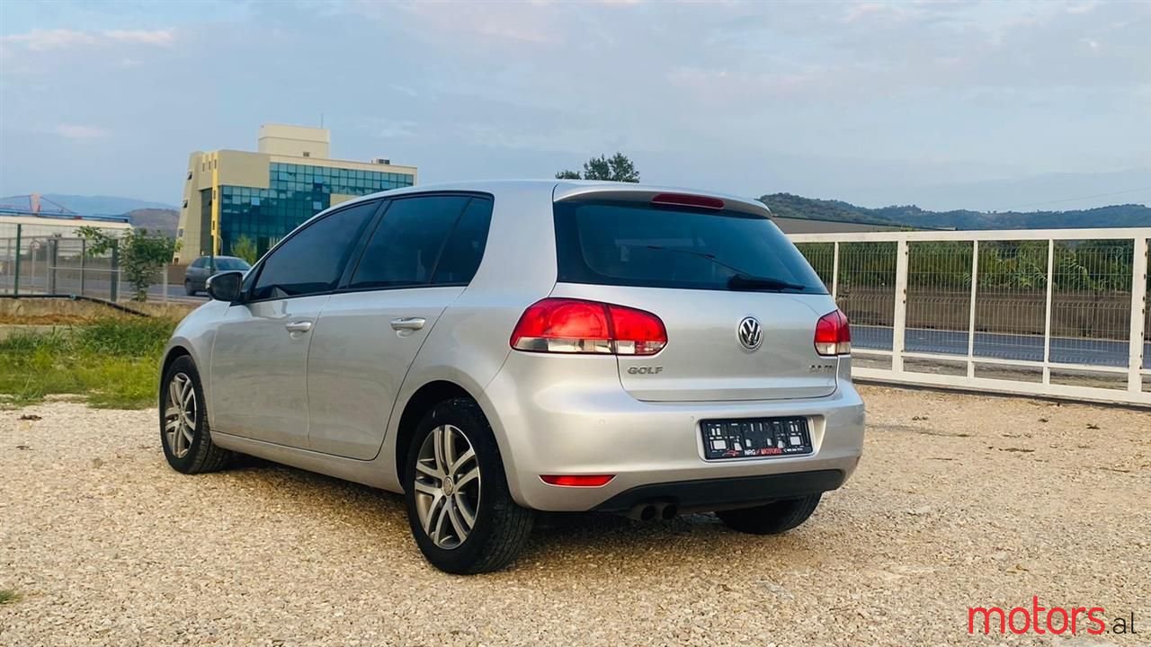 2010' Volkswagen Golf photo #2