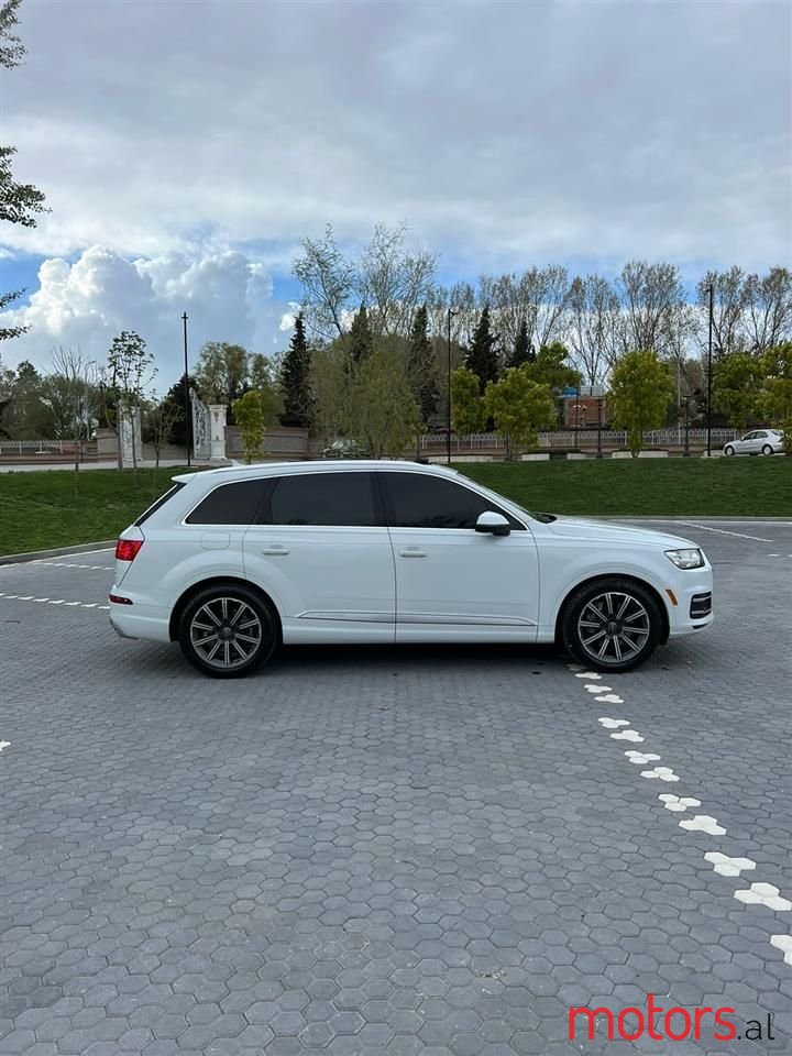 2017' Audi Q7 photo #5
