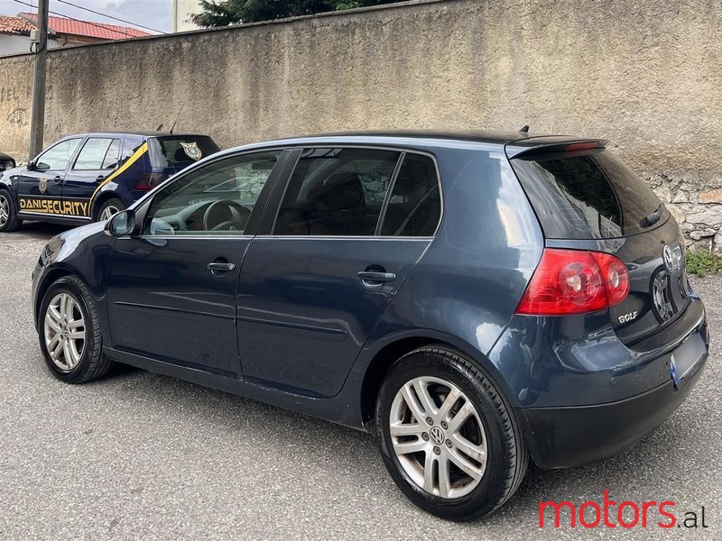 2008' Volkswagen Golf photo #5