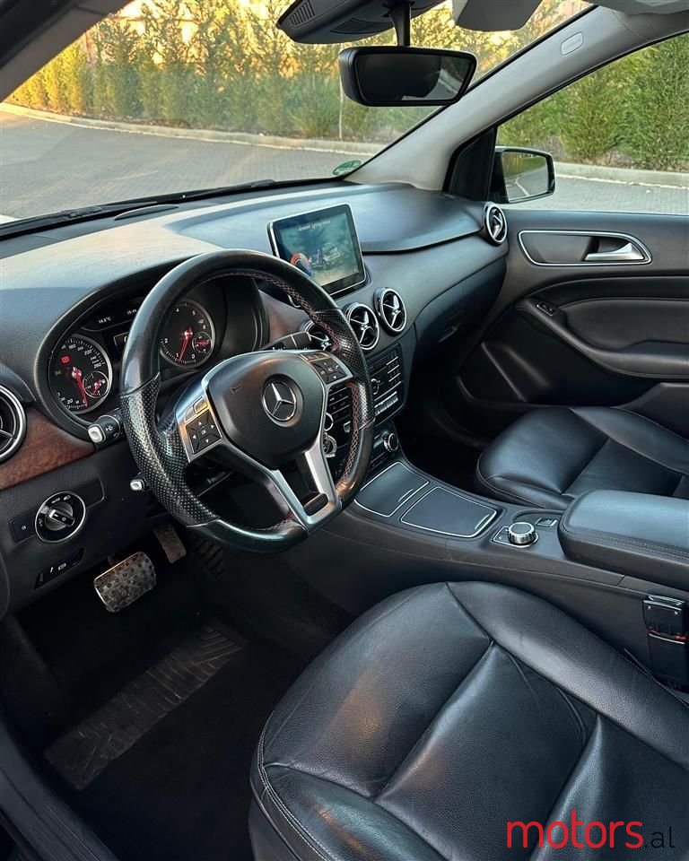 2014' Mercedes-Benz B 180 photo #6