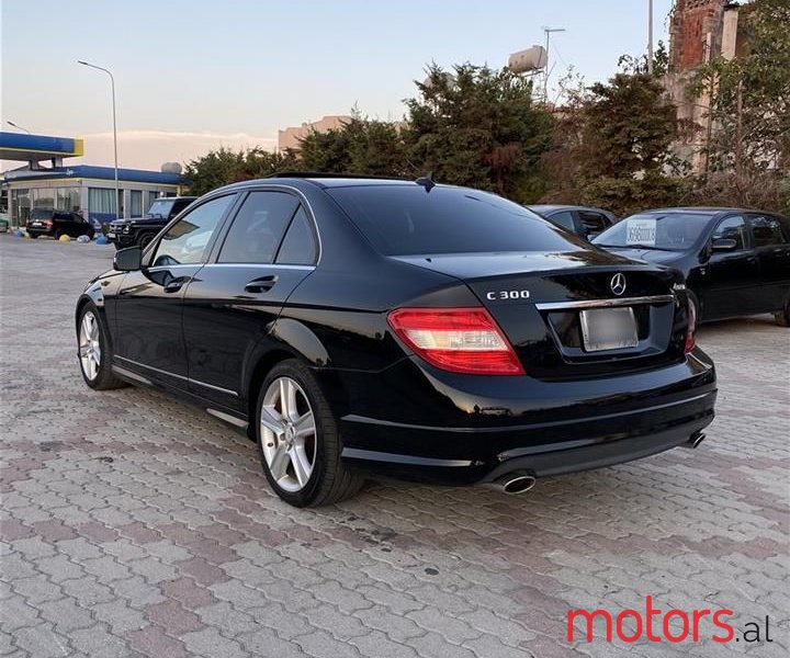 2010' Mercedes-Benz C 300 photo #4