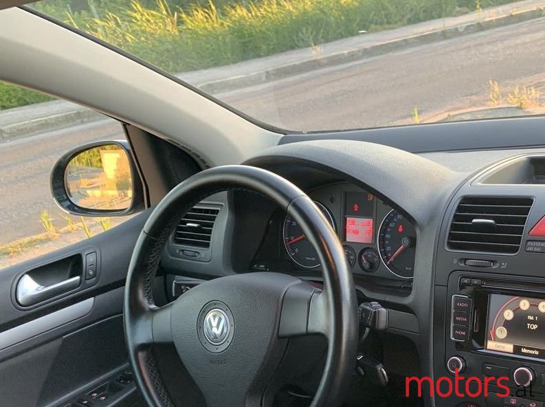 2007' Volkswagen Golf photo #6