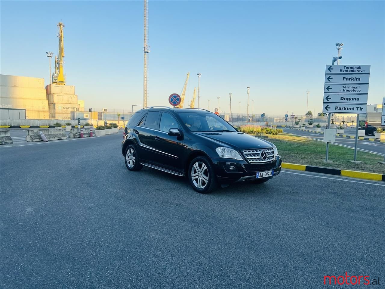 2010' Mercedes-Benz ML 350 photo #2