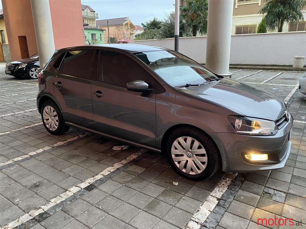 2011' Volkswagen Polo photo #3