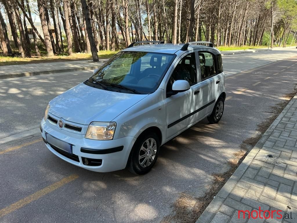 2011' Fiat Panda photo #5