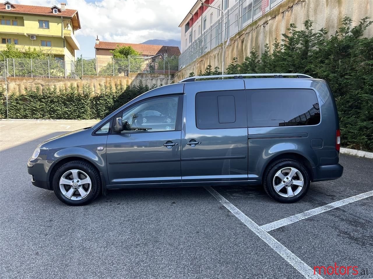 2008' Volkswagen Caddy photo #1