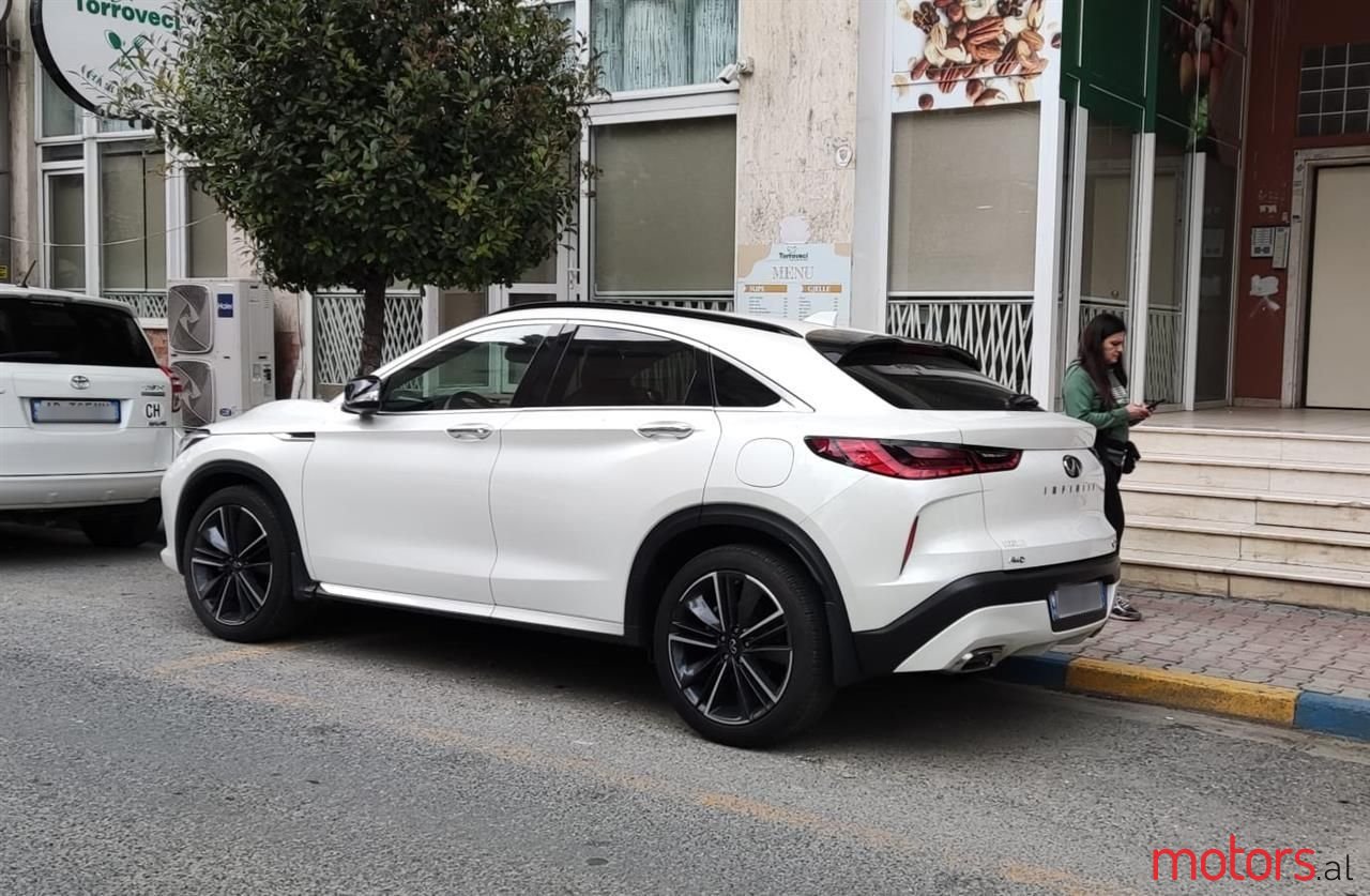 2022' Infiniti QX56 photo #3