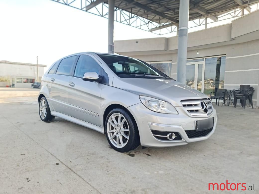 2010' Mercedes-Benz B 180 photo #5