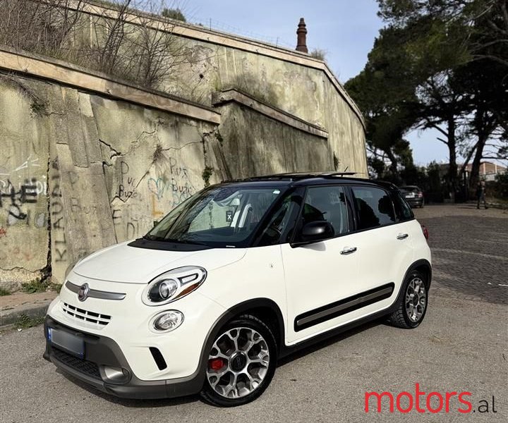 2015' Fiat 500L Trekking photo #4
