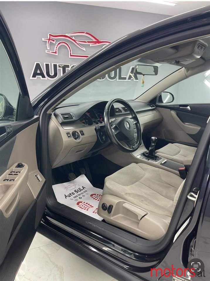 2008' Volkswagen Passat photo #5