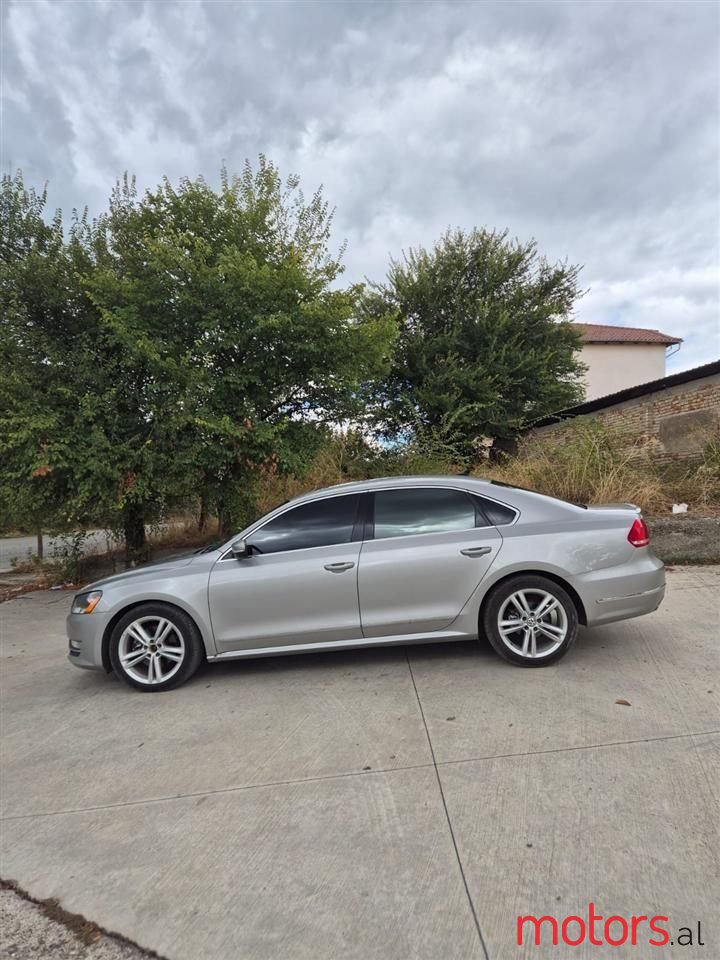 2013' Volkswagen Passat photo #4