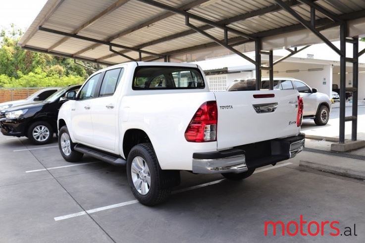 2020' Toyota Hilux revo photo #5