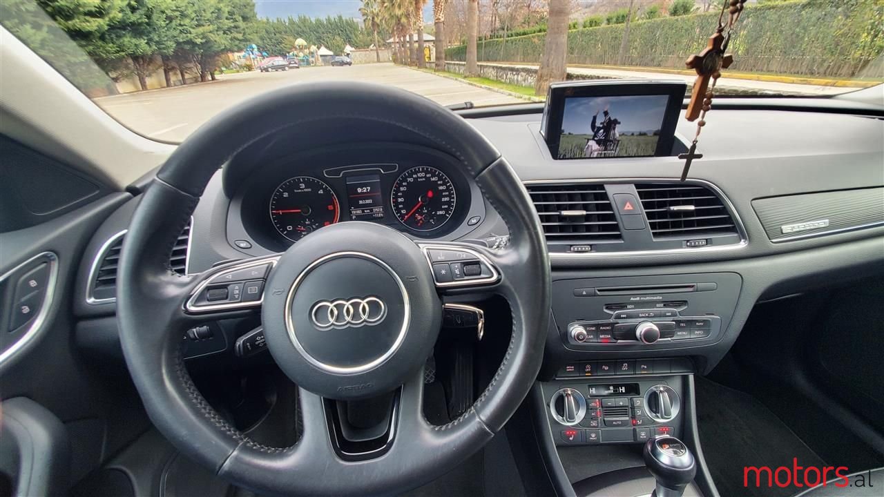 2013' Audi Q3 photo #2