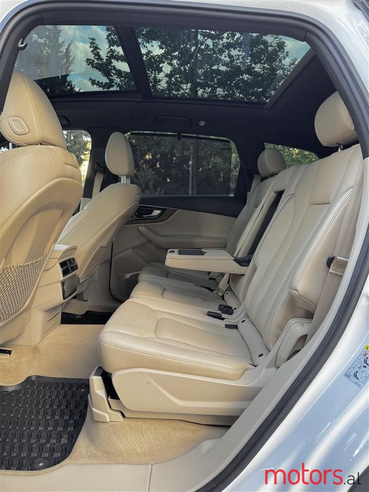 2017' Audi Q7 photo #3