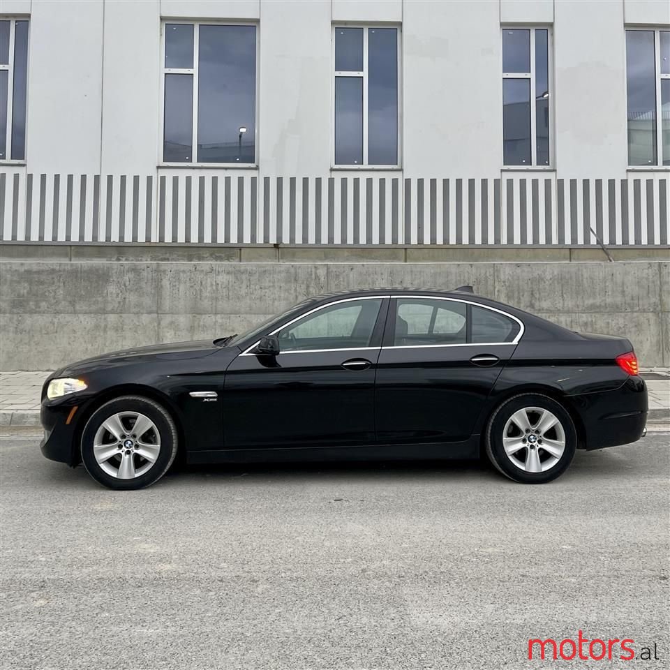 2012' BMW 528 photo #5