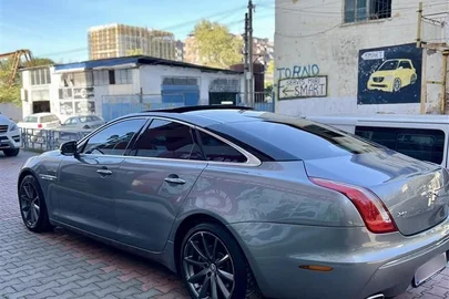 2010' Jaguar XJ