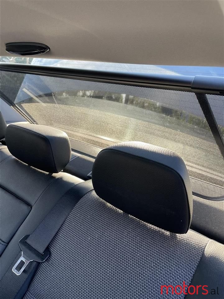 2011' Mercedes-Benz C 220 photo #2