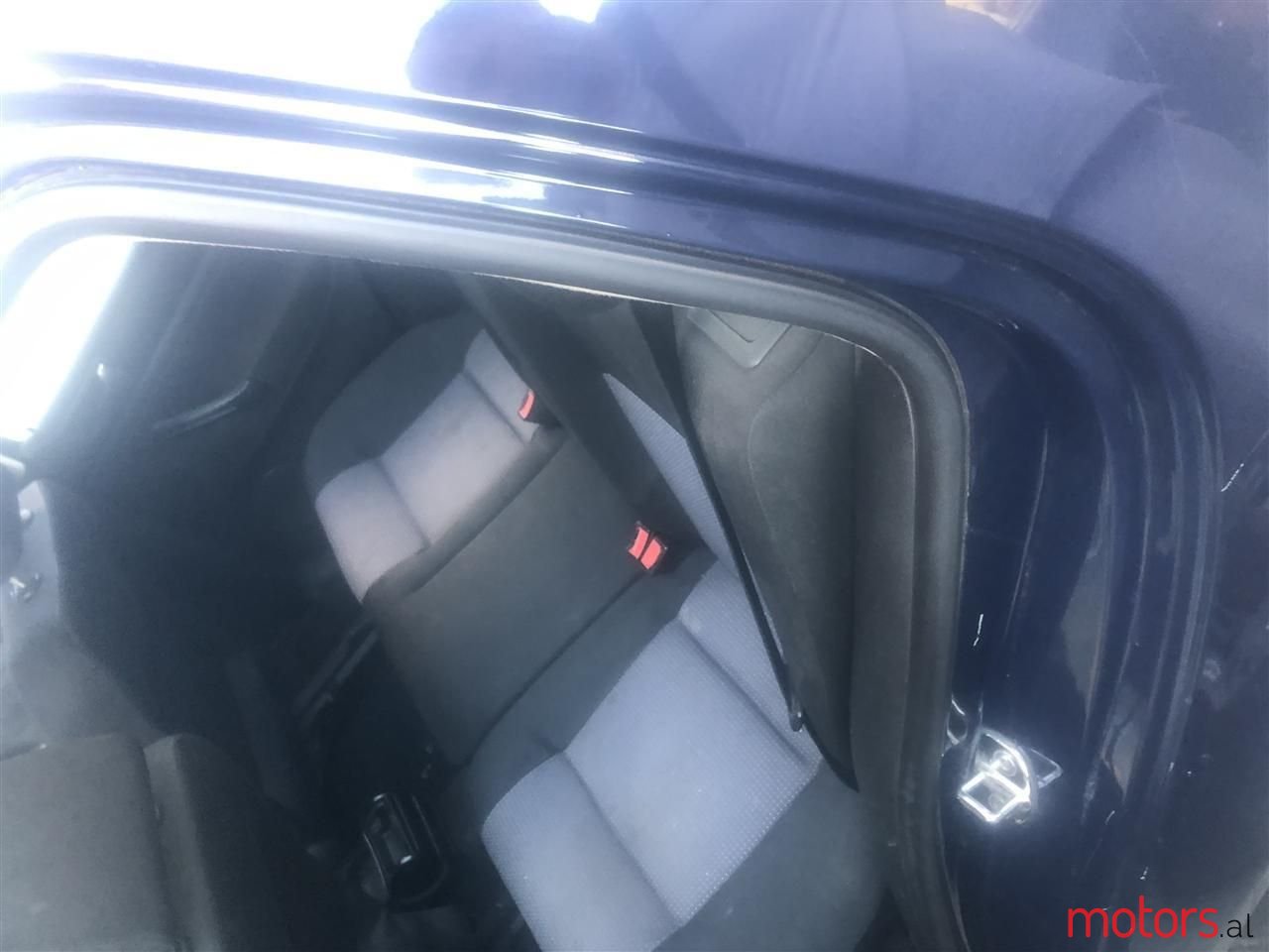 2000' Volkswagen Golf photo #5