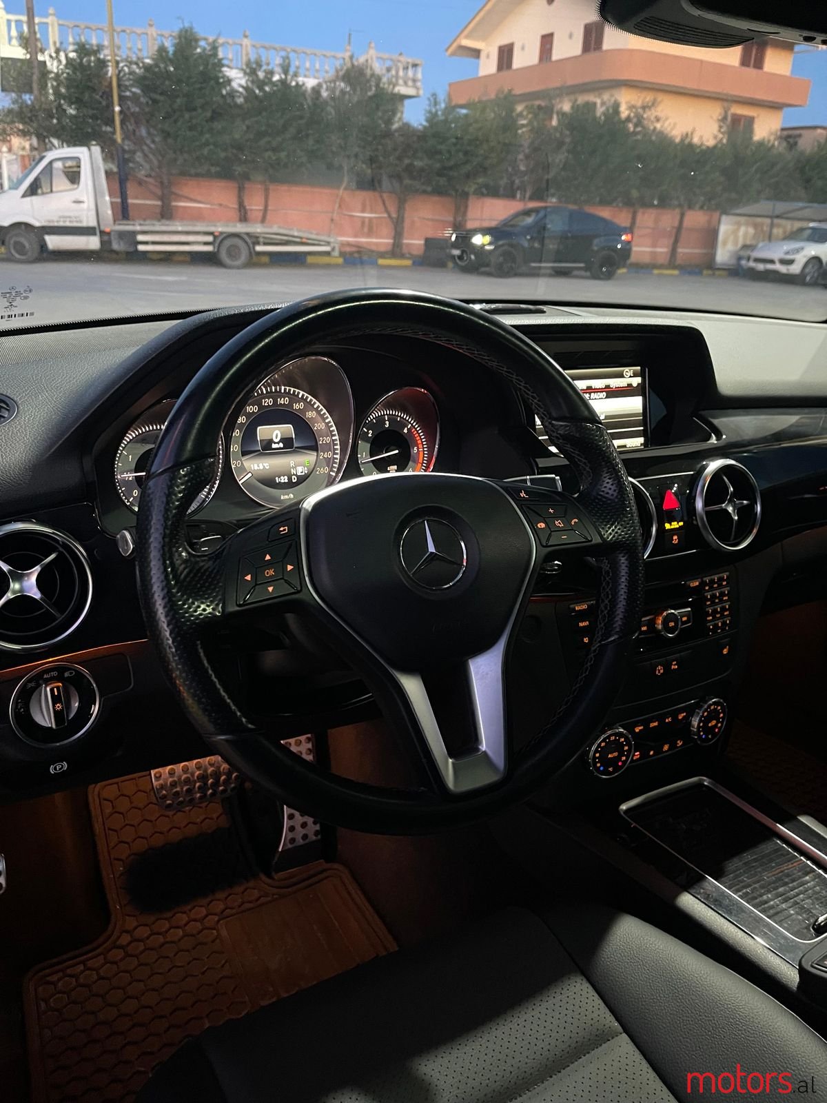 2015' Mercedes-Benz GLK 250 photo #4
