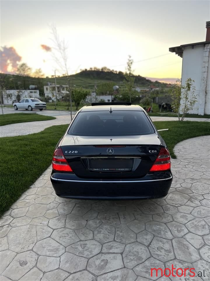 2006' Mercedes-Benz E 220 photo #6