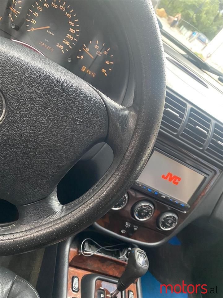 2003' Mercedes-Benz 270 photo #6