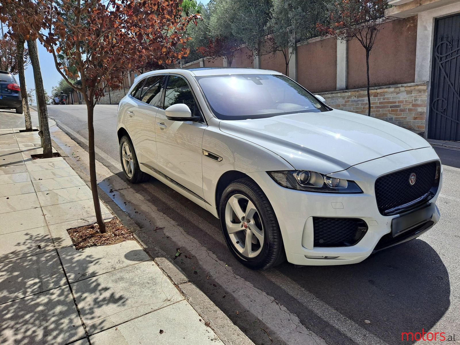 2020' Jaguar F-Pace photo #3