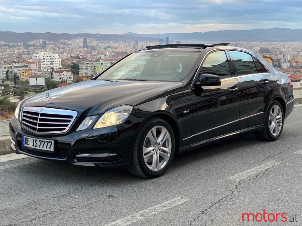 2011' Mercedes-Benz E 220 photo #2