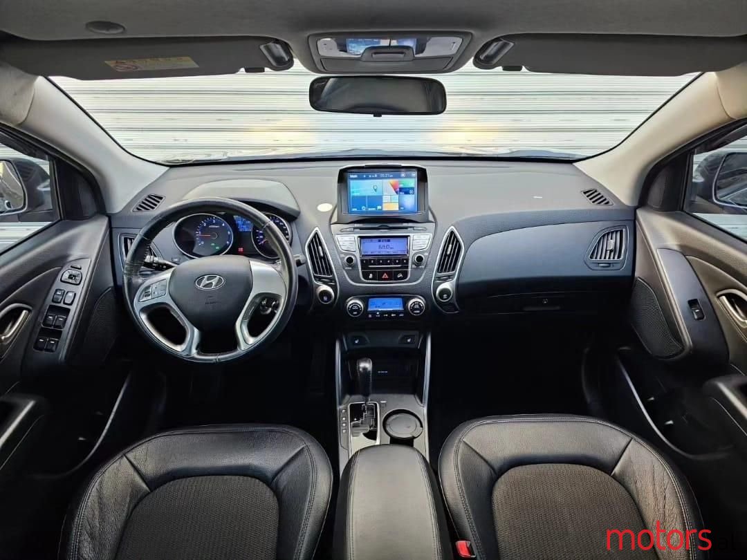 2010' Hyundai Tucson photo #4