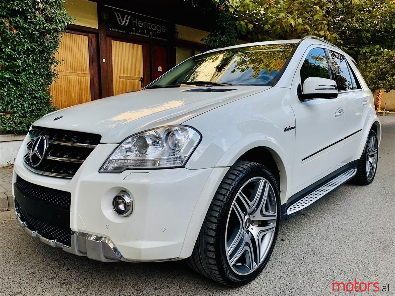 2010' Mercedes-Benz ML 63 AMG photo #2