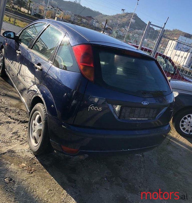 2004' Ford Focus photo #2