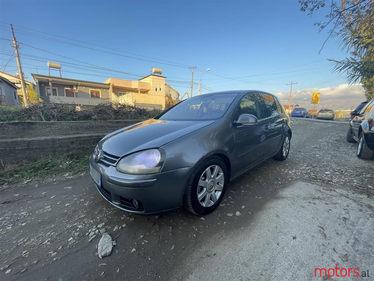 2005' Volkswagen Golf photo #1