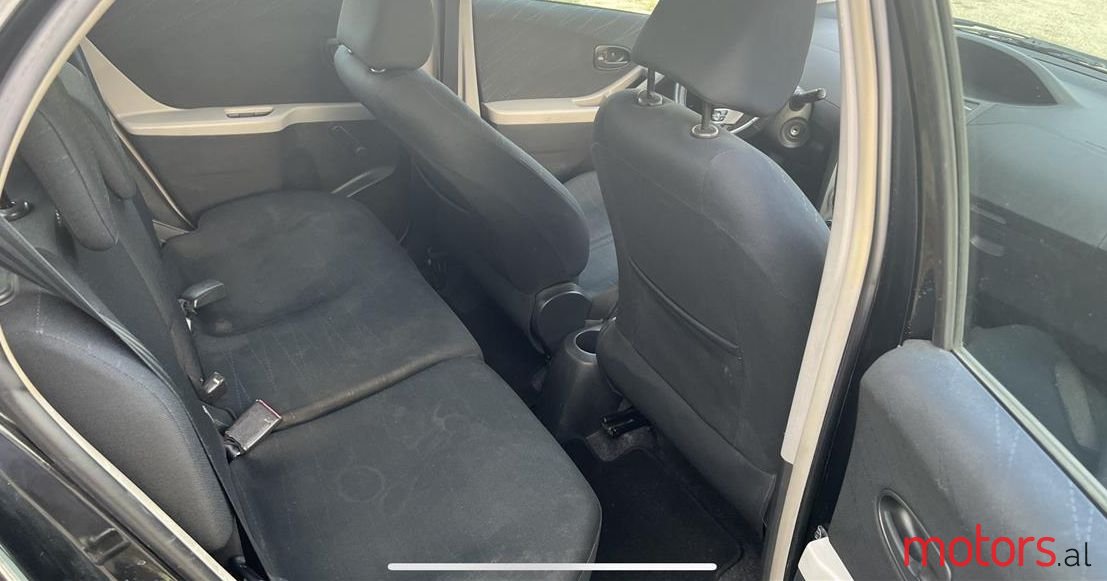 2006' Toyota Yaris photo #2