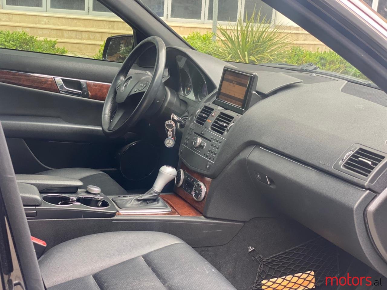 2010' Mercedes-Benz C-Class photo #6