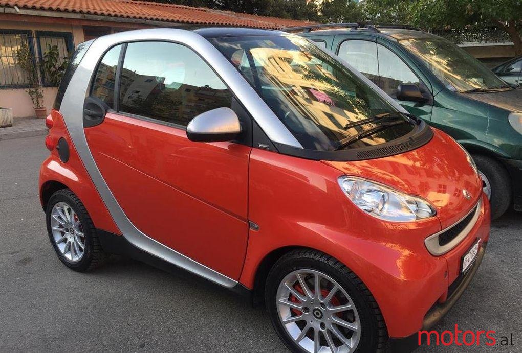 2011' Smart Fortwo photo #2